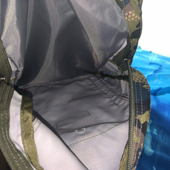 LL Bean Backpack Green Camo 4 Sections Waist Buckle Good Condition - Picture 8 of 10